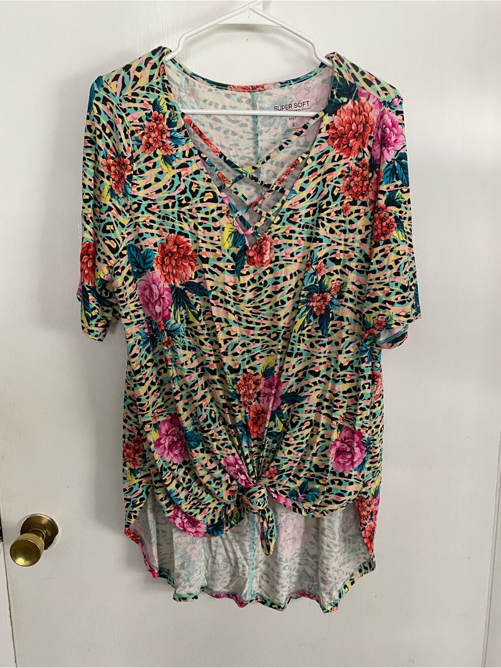 Torrid Multicolor Floral Crisscross Tie-Front Shirt - Picture 2 of 5